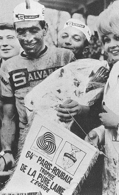 1966 Salvarani ciclismo - Felice Gimondi trofeo per la vittora alla Parigi-Roubaix